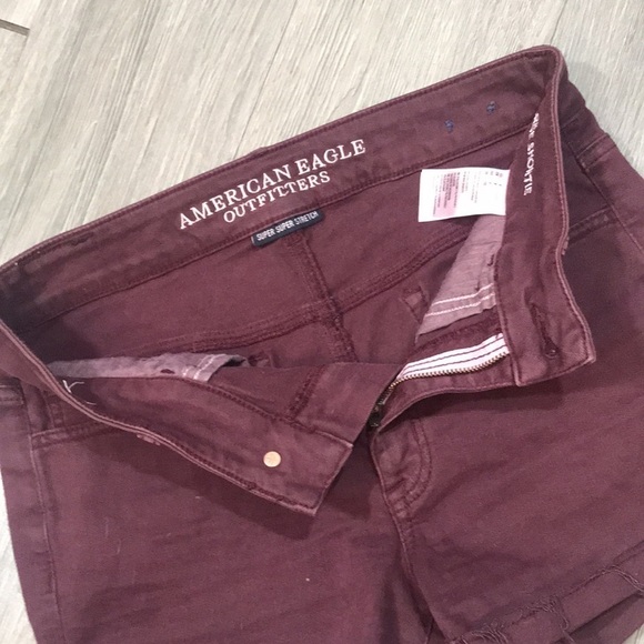 American Eagle Hi-Rise Burgundy Denim Shorts size 6 - Picture 5 of 7